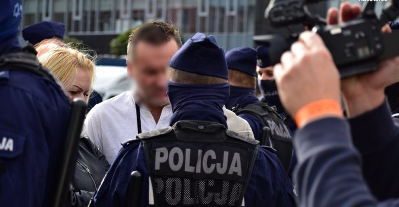 Sobotnie zgromadzenia w Katowicach. Kilkadziesiąt osób zostało ukaranych (fot.Śląska Policja)