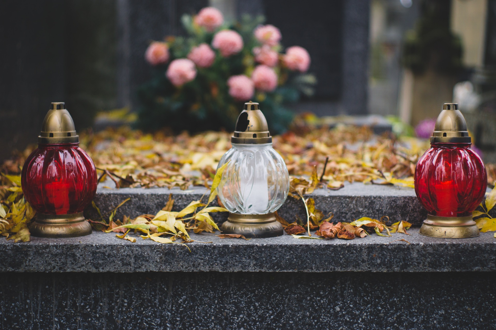 Wszystkich Świętych w Rudzie Śląskiej. Jakie zmiany w organizacji ruchu? (fot.pixabay.com)