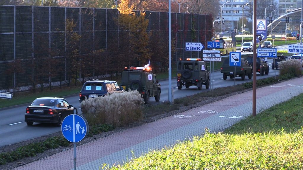 Katowice: Klaksony i ryk silników. Strajk kobiet tym razem samochodowy