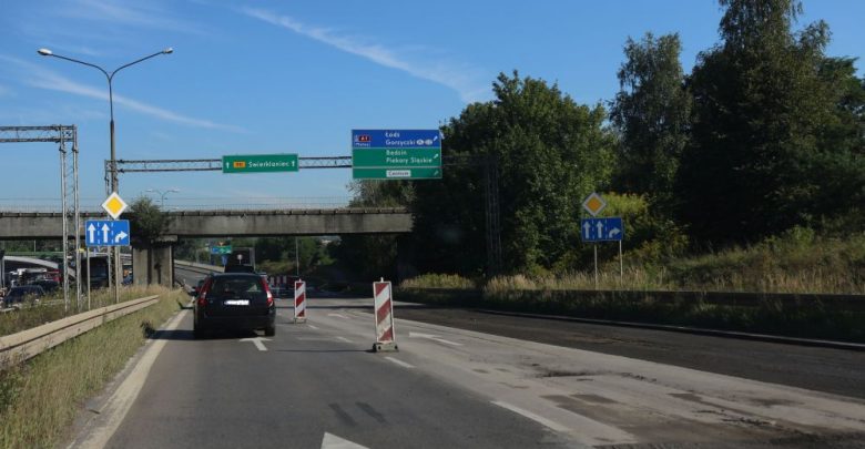 W Piekarach Śląskich ruszyły roboty drogowe, związane z modernizacją nawierzchni Drogi Wojewódzkiej nr 911 (fot.UM Piekary Śląskie)