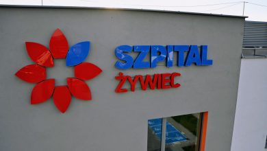 W związku z dynamicznie rosnącym wskaźnikiem zachorowań wstrzymano przyjęcia pacjentów z podejrzeniem zakażenia SARS-COV2. [fot. Szpital Żywiec Facebook]