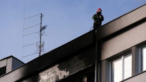 Pożar w szpitalu w Katowicach od papierosa jednego z pacjentów? Poszkodowane cztery pielęgniarki, pacjenci ewakuowani 