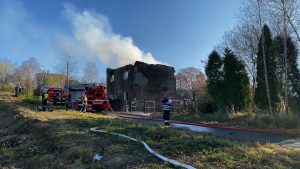Pożar w Mysłowicach mógł doprowadzić do bardzo groźnego wybuchu. W Mysłowicach w płonącym domu jednorodzinnym domu znajdowało się kilka butli gazowych
