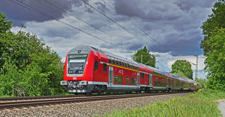 Ruch pociągów na granicy Polski i Niemiec ograniczony. To skutki obostrzeń dot.koronawirusa (fot.pixabay.com - poglądowe)