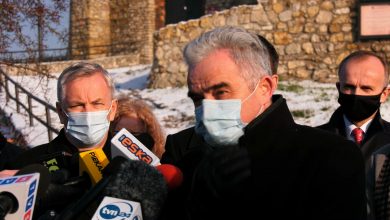 Nie milkną echa podziału pieniędzy z rządowego Funduszu Inwestycji Lokalnych. Samorządowcy z miast i gmin, które nie dostały ani złotówki, nie kryją rozgoryczenia