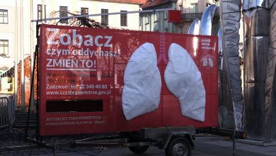 Przez najbliższe dwa tygodnie mieszkańcy Pszczyny będą mogli obserwować jakim powietrzem oddychają w swoim mieście. Mobilne płuca, które pojawiły się na rynku, są elementem akcji „Zobacz, czym oddychasz. Zmień to"