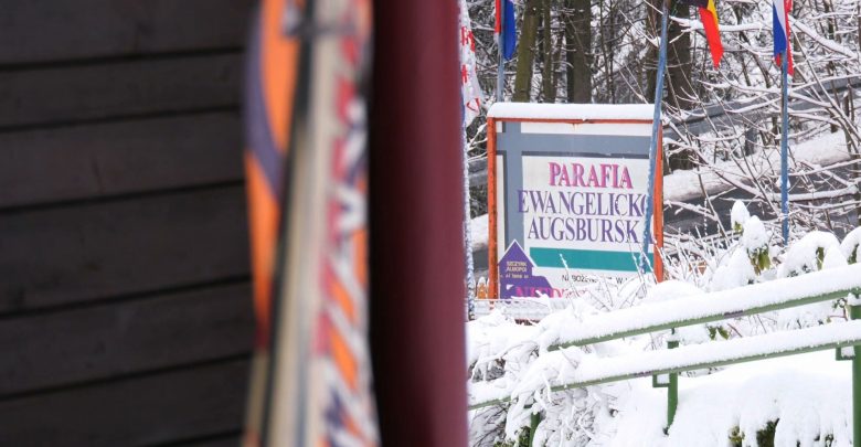 Podziel się nartami! Ksiądz Jan Byrt ze Szczyrku organizuje zbiórkę zimowego sprzętu