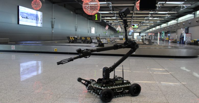 Katowice-Pyrzowice: Robot pirotechniczny w szeregach Straży Granicznej [FOTO]