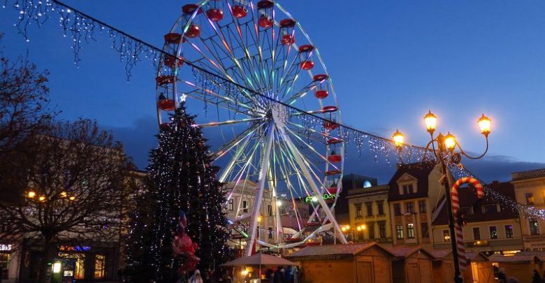 Rybnik: Jarmark Bożonarodzeniowy trwa. Diabelski młyn przyciąga tłumy (fot.UM Rybnik)