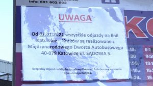 Katowice: Przewoźnicy robią prowizoryczne przystanki na starym dworcu autobusowym. Mimo, iż jest zamknięty