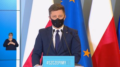 Seniorzy mogą od 15 stycznia rejestrować się do szczepień na COVID-19. Min.Dworczyk przedstawił harmonogram szczepień (fot.KPRM)