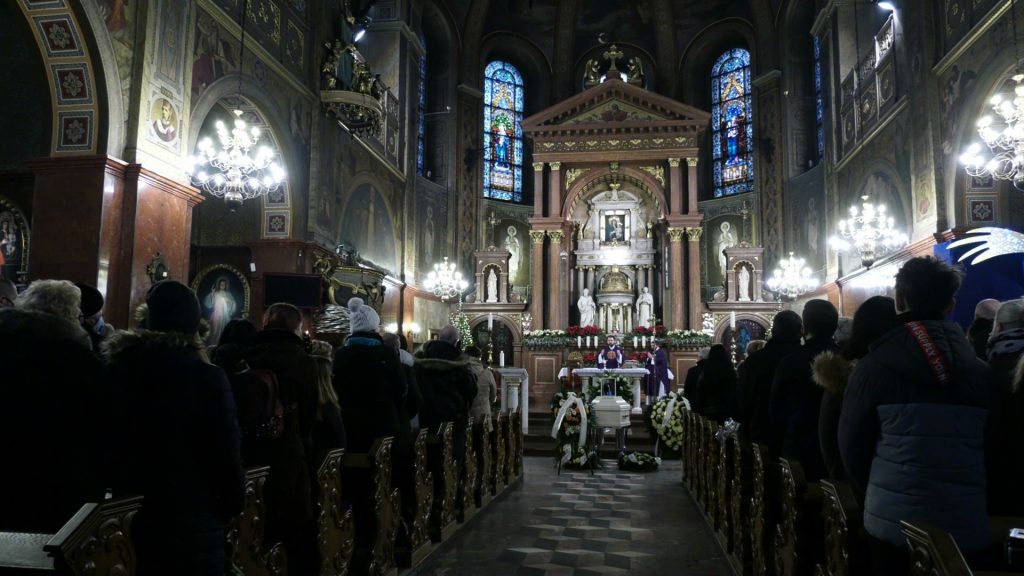 Ta tragedia poruszyła całą Polskę. W Piekarach Śląskich odbył się pogrzeb brutalnie zamordowanej 13-letniej Patrycji.