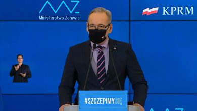 Rząd luzuje obostrzenia, a przedsiębiorcy rozkładają ręce. Jak poinformował dziś minister zdrowia Adam Niedzielski, od poniedziałku zostaną otwarte galerie handlowe, zniknie godzina dla seniorów, a swoje podwoje otworzą galerie sztuki i muzea