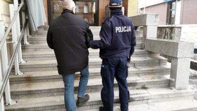 Śląskie: Nękał kilkadziesiąt lat młodszą koleżankę z pracy. Został aresztowany (fot.Śląska Policja)