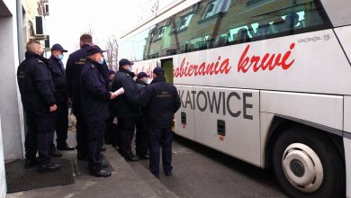 Mundurowi ze Straży Ochrony Kolei oddają osocze. Tylko w Katowicach zjawiło się 20 dawców!