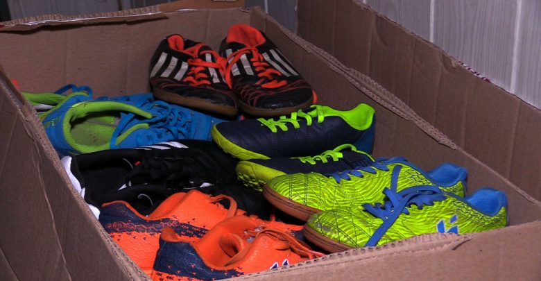 Ze Śląska do Kamerunu. Trwa wielka zbiórka butów piłkarskich dla dzieci z Afryki