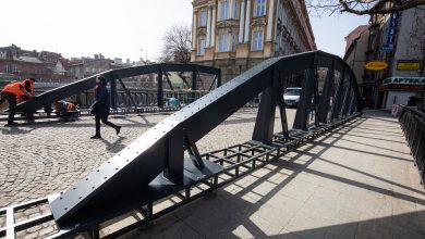 Most na rzece Białej w ciągu ulicy 11 Listopada to jeden z symboli miasta. Powstał pod koniec XIX wieku, jako inwestycja rządu galicyjskiego we Lwowie, na miejscu starej przeprawy. [fot. Paweł Sowa / UM Bielsko-Biała]