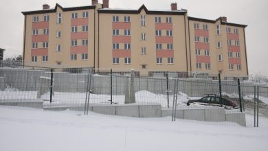 Jeden z wcześniej wybudowanych budynków komunalnych przy ul. Wapiennej. [fot. Paweł Sowa / UM Bielsko-Biała]