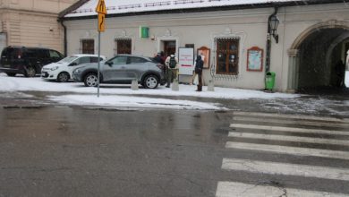 Od grudnia trwa w Żywcu akcja „Posiłek dla potrzebujących”. Codziennie, w dni robocze o godzinie 13.00 w budynku dawnej Informacji Turystycznej w Żywcu wydawane są bezpłatne posiłki dla osób wymagających wsparcia. [fot. UM Żywiec]