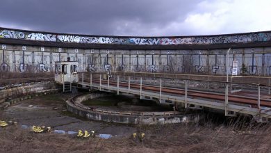 Piękna parowozownia w Katowicach niszczeje i jest rozkradana! Wandali nie da się powstrzymać?