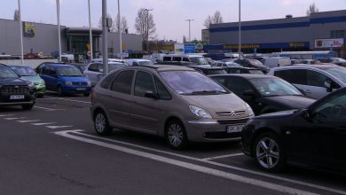 Kolejki, ścisk, zawalone parkingi. Sklepy meblowe i budowlane przeżywają najazd klientów przed lockdownem