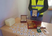 W klaserach monety za 58 tys. zł. Policja odzyskała skradzioną kolekcję. Fot. Policja Śląska