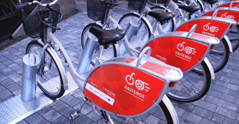 Chorzów: Rusza KajTeroz. Czerwone rowery znajdziecie w 46 stacjach na terenie miasta (fot.GZM)