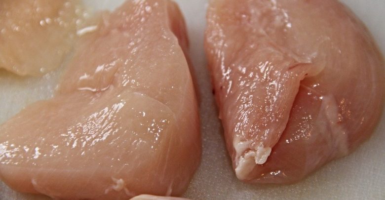 Salmonella w mięsie drobiowym z Biedronki! (fot.poglądowe/www.pixabay.com)
