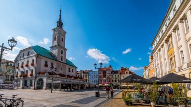 Gliwice: rynek ma się zazielenić. Stare ławki i donice będą wymienione. Fot. UM Gliwice