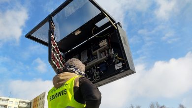 Transformacja cyfrowa ZTM: Kolejne tablice elektroniczne, zwiększona funkcjonalność solarnych automatów biletowych, internet zastąpi Punkty Obsługi Klienta (fot.ZTM)