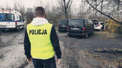 36-letni mężczyzna został zastrzelony przez policjanta, kiedy mierzył do niego z broni. Dramatyczne sceny rozegrały się w poniedziałek, 19 kwietnia rano przy garażach w Bykowinie, dzielnicy Rudy Śląskiej (fot.Policja Śląska)