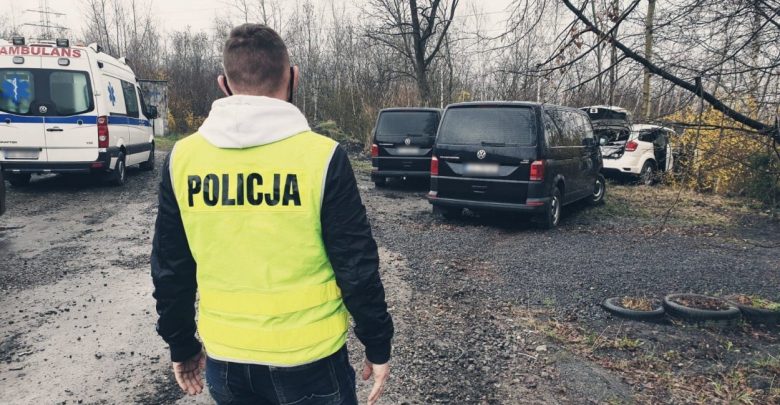 36-letni mężczyzna został zastrzelony przez policjanta, kiedy mierzył do niego z broni. Dramatyczne sceny rozegrały się w poniedziałek, 19 kwietnia rano przy garażach w Bykowinie, dzielnicy Rudy Śląskiej (fot.Policja Śląska)