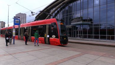 32-metrowa PESA dotarła na Śląsk. Nowy tramwaj już wyjechał na tory