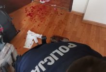 Szok! 21-latek wbijał sobie nóż w szyję! Policja uratowała mu życie. Fot. Policja Śląska