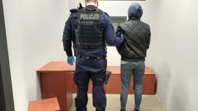 Katowice: Zniszczyła wagon tramwajowy. 21-latka miała dwa promile alkoholu (fot.Śląska Policja)