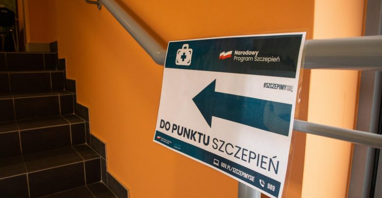 Bielsko-Biała: Nie ma szczepionek, nie ma też terminów. Punkt szczepień w hali pod Dębowcem ogranicza działalność (fot.UM Bielsko-Biała)