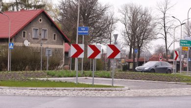 Tabliczkę informującej o nazwie ronda zawieszono na początku tygodnia. [fot. UM Pszczyna]