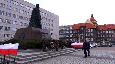 Nie zabrakło orkiestry wojskowej z Bytomia, przedstawicieli Wojska Polskiego, Policji czy Straży Pożarnej i Straży Granicznej. Przypomnijmy, że III Powstanie Śląskie wybuchło w nocy z 2 na 3 maja 1921 r.