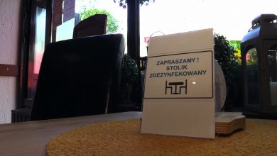 Obostrzeń coraz mniej. Od 28 maja restauracje czynne już nie tylko w ogródkach. Więcej ludzi na weselach i komuniach