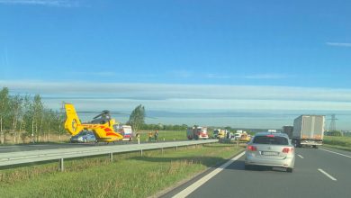 Gigantyczny korek na autostradzie A4. Lądował helikopter LPR