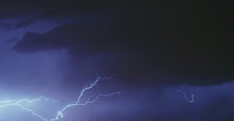 Gradobicie, ulewny deszcz i burze! Jest ostrzeżenie przed burzami dla 8 województw! (fot.pexels.com)