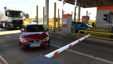 Samochody cofają się spod bramek e-TOLL. Nowy system poboru opłat na autostradach na razie "zbyt nowy"