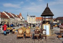 W związku z pandemią jarmark odbędzie się zgodnie z wytycznymi sanitarnymi. Każdy z wystawców ma obowiązek posiadać na stoisku płyn do dezynfekcji rąk i jednorazowe rękawiczki. [fot. UM Pszczyna]