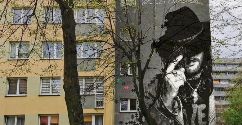 Mural Ryśka Riedla w Tychach. Powstanie na bloku, w którym mieszkał artysta (fot.UM Tychy)