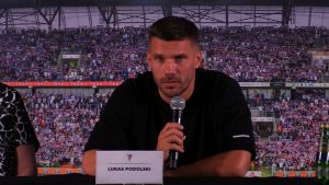 Zabrzański sen się spełnił! Łukasz Podolski piłkarzem Górnika Zabrze. Teraz marketingowe zagranie trzeba przekuć w piłkarskie