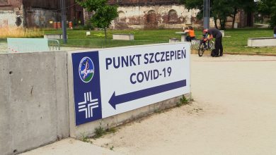 Czwarta fala nadciąga. W krajach Europy Zachodniej wzrasta liczba zakażonych. Polska jeszcze tego nie doświadcza, ale to najprawdopodobniej kwestia czasu. Specjaliści nie mają wątpliwości, że trzeba będzie ponownie walczyć z pandemią.