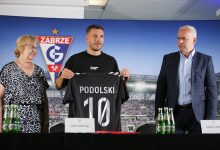 Łukasz Podolski już oficjalnie piłkarzem Górnika Zabrze. Podpisał roczny kontrakt (fot.Górnik Zabrze)