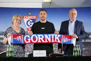 Łukasz Podolski już oficjalnie piłkarzem Górnika Zabrze. Podpisał roczny kontrakt (fot.Górnik Zabrze)