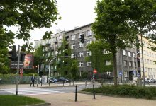 Mieszkańcy Katowic, którzy mieszkają w budynku z zielonym dachem, ogrodem wertykalnym czy zieloną ścianę, mogą zostać zwolnieni z podatku od nieruchomości. Taką decyzję podjęli dzisiaj radni.