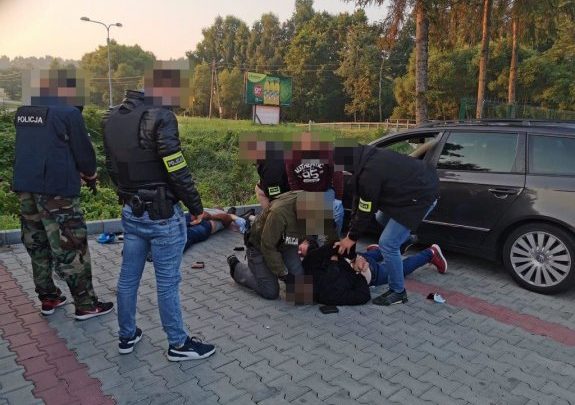 Policja rozbiła rumuński gang. Kradli głównie drogie smartfony. To oni obrobili market w Rybniku? (fot.KPP Rybnik)